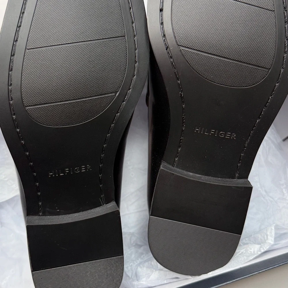 Tommy Hilfiger Men's Sawlin Logo Embellished Dress Loafers- Size 8.5M